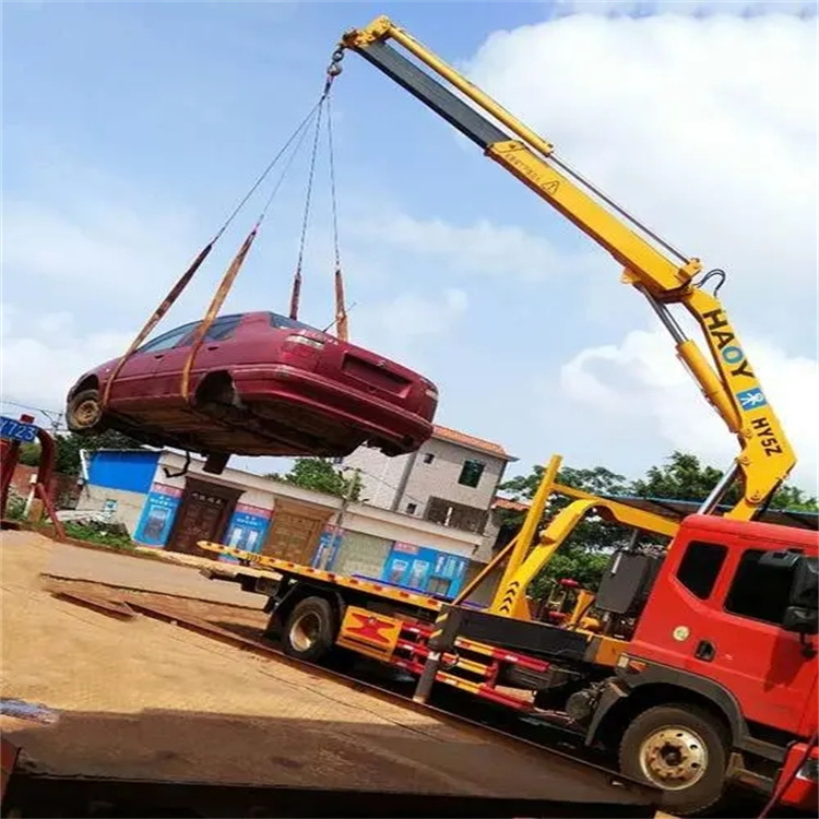 石家庄长安吊车吊汽车的正确方法